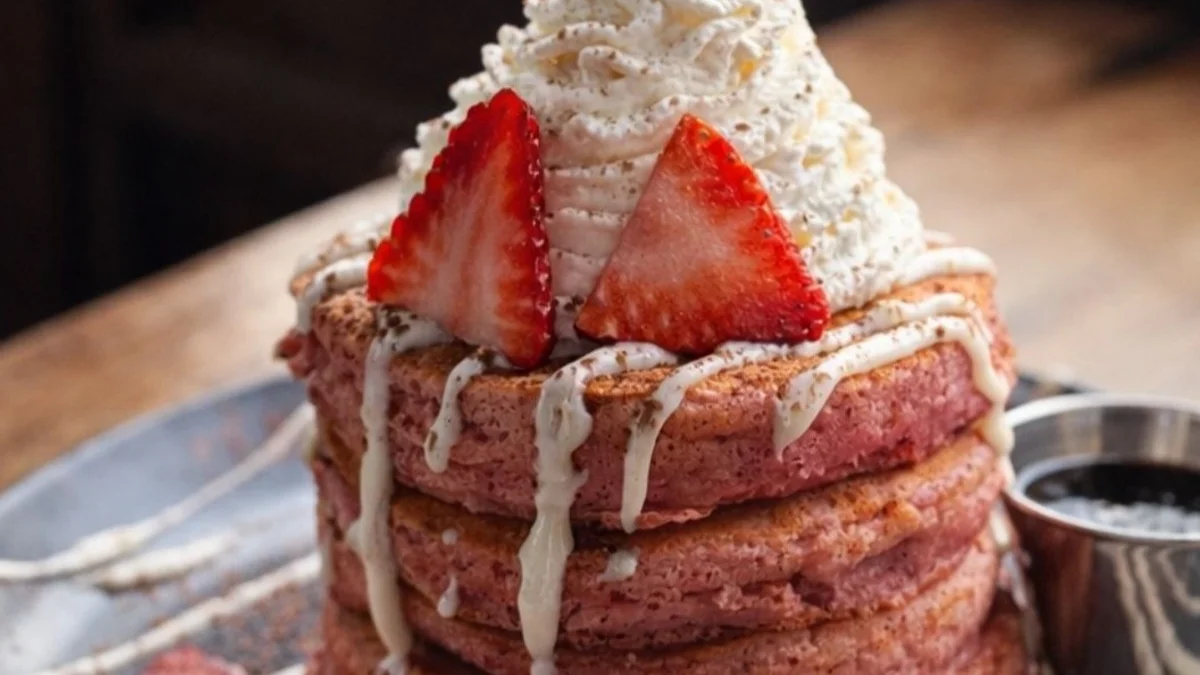 ❤️ Valentine’s Feature: Red Velvet Pancakes with Mascarpone Glaze ❤️