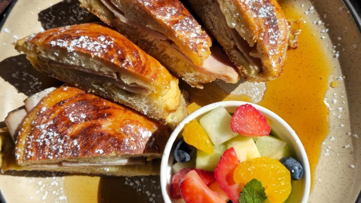 The Cristo Royale – Weekend Feature at The Crabapple Café