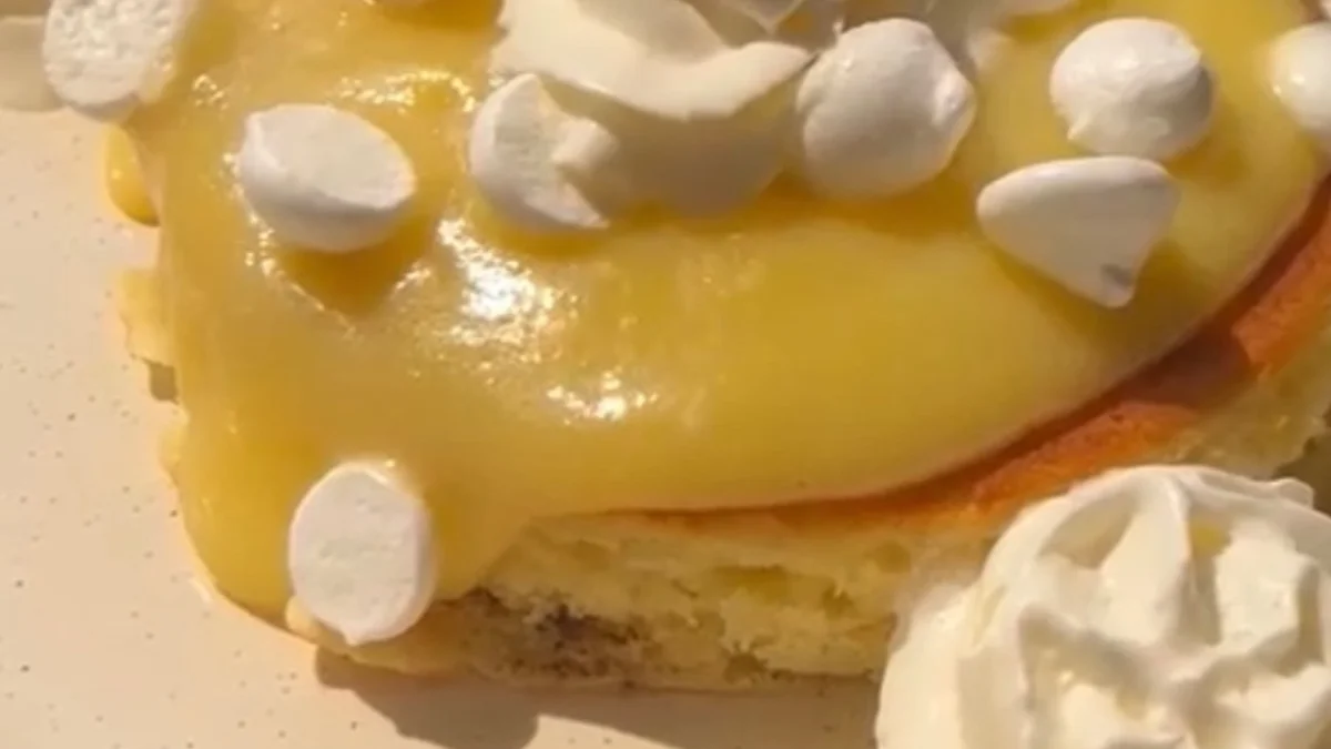 Calling all pancake lovers! Our latest Sweet Tooth Pancake has landed, and this one is all about lemon meringue. 🤩

A fluffy side pancake smothered in our house made lemon curd, topped with beautiful meringue swirls and finished with whipped cream.

Sweet, creamy and bursting with fresh lemon flavour, it’s the perfect little addition to your breakfast.

If you’re looking for pancakes in Squamish or somewhere for a seriously good weekend brunch, add this one to your order.

Available this weekend only.